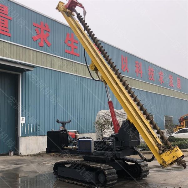 直銷(xiāo)光伏履帶鉆孔機，螺旋光伏鉆孔機